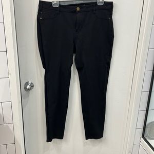 Liverpool Madonna Leggings. Black